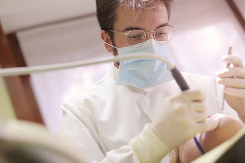 南京海南种植牙价格与医院选择指南，费用多少？哪家好？