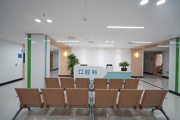 南京深圳做骨性龅牙矫正，这几家公立医院和专科口碑不错